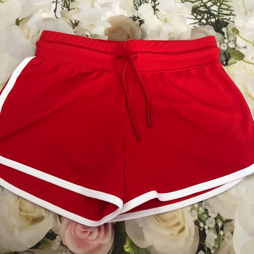 Alphalete curve shorts